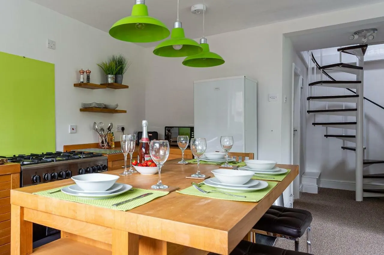 צ'סטר River View Apartment